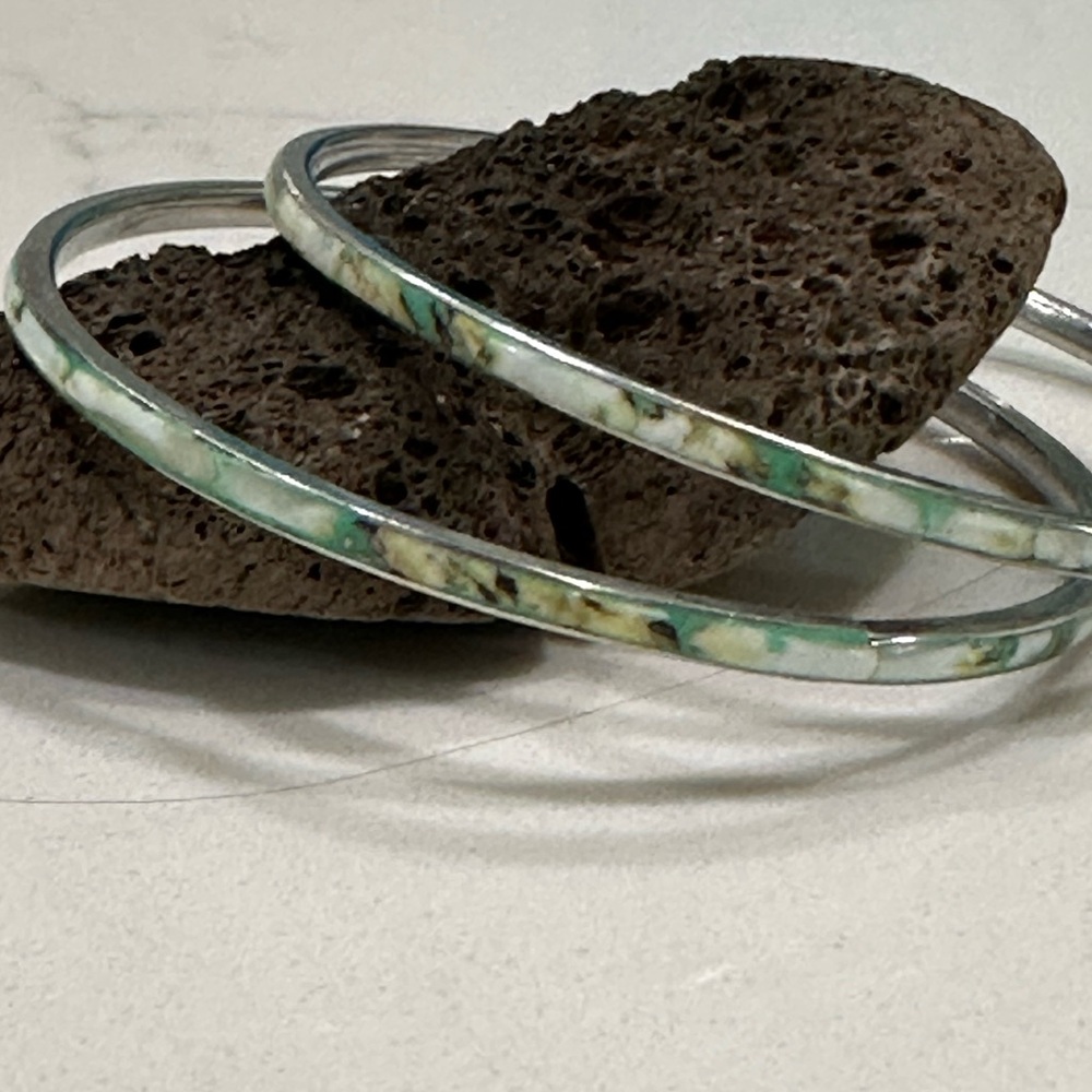 Silver Tone Green Shell Inlay Bangle Bracelet Set